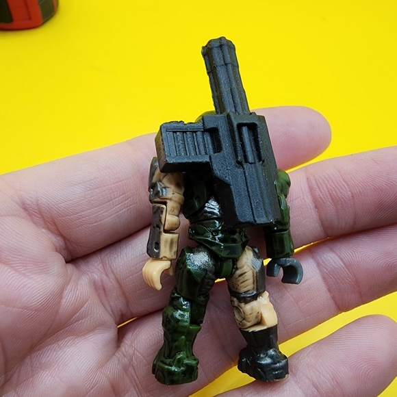 Mega Bloks Halo Green UNSC Spartan Mark VI - 2" - Picture 3 of 5